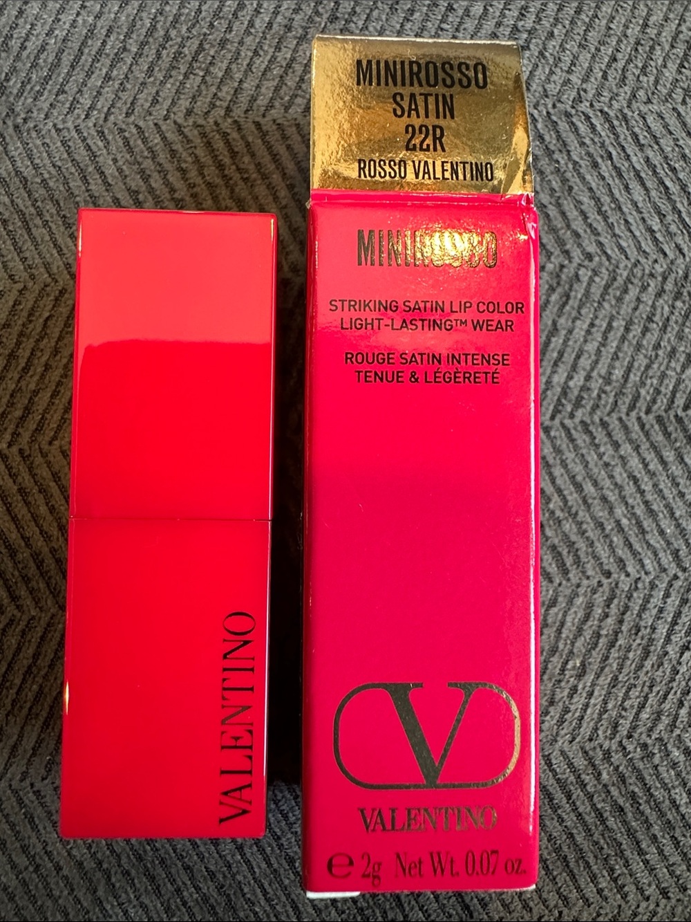 Valentino Minirosso Satin Lip Color 22R Rosso Valentino - Vibrant Red
